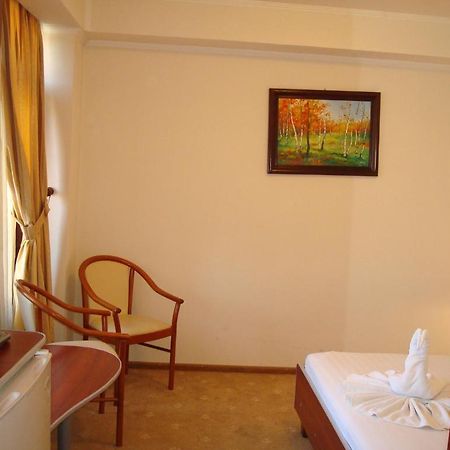 Hotel Ami ไบเลเฟลิกซ์ ภายนอก รูปภาพ