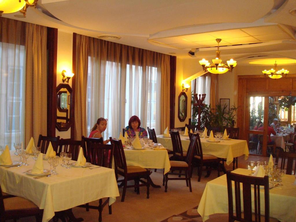 Hotel Ami ไบเลเฟลิกซ์ ภายนอก รูปภาพ
